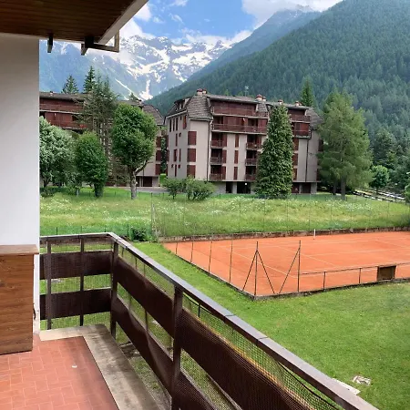 Snow Peak Apartment Ponte Di Legno Exterior photo